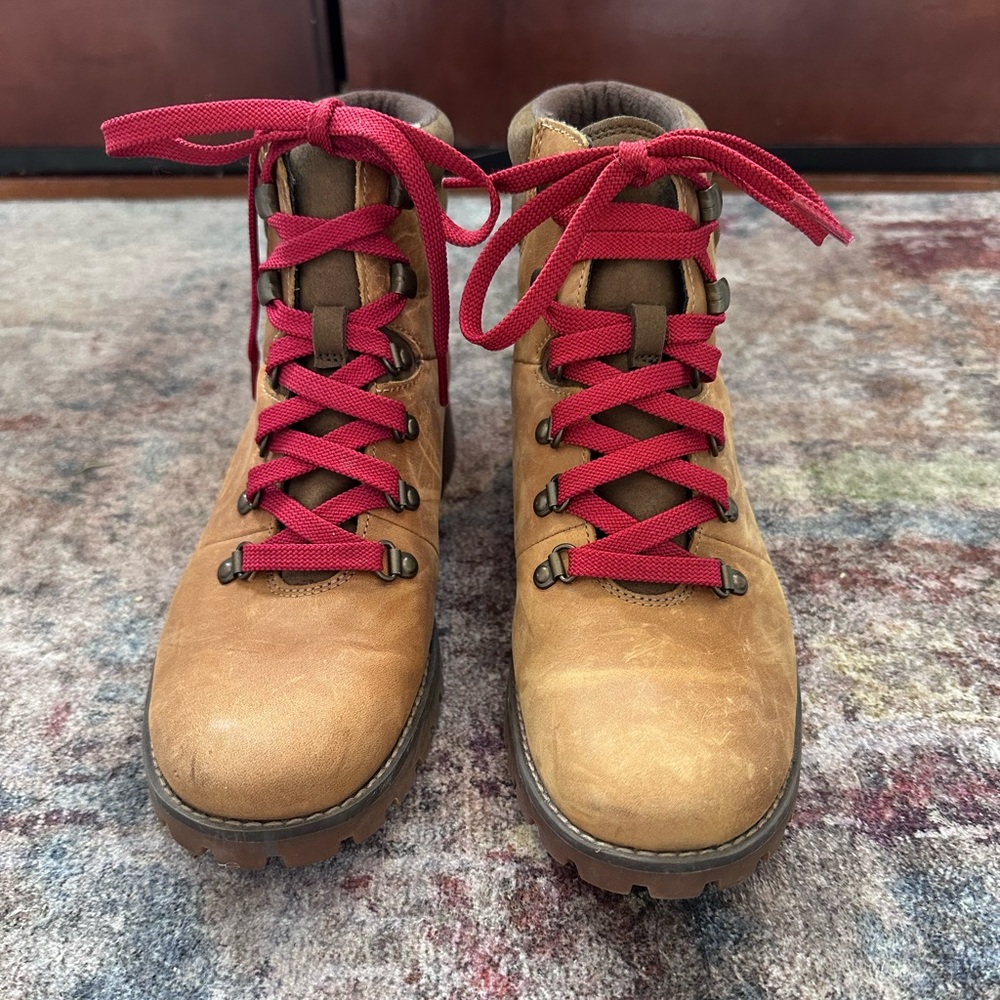 Timberland Ellendale Brown Boots with Red Laces